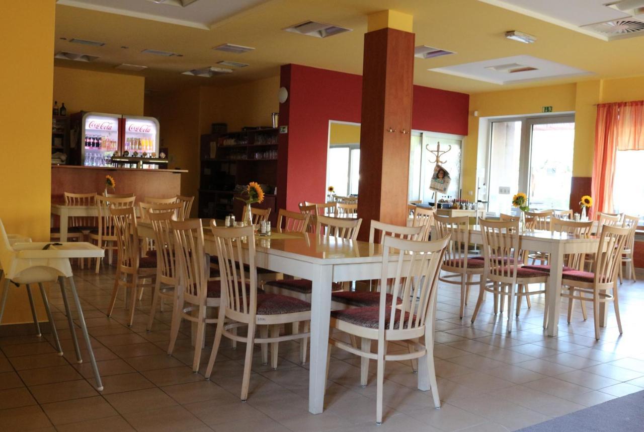 Hotel Petra Liberec Ngoại thất bức ảnh